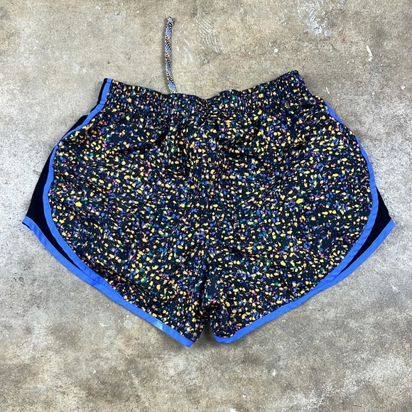 Nike Tempo Short
Size: Small - Picture 2 of 5